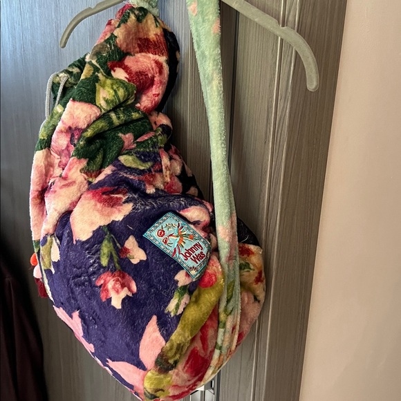 JOHNNY WAS one shoulder velour drawstring backpack / sling bag w logo tag - Picture 5 of 10